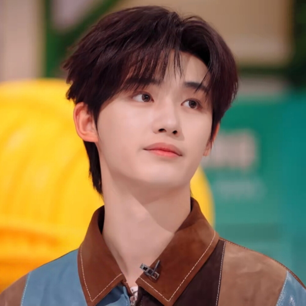 丁程鑫
你好星期六