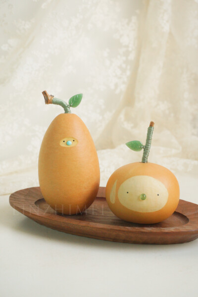 新做的
摆件：冬瓜、苹果、梨
手串：闹别扭和听八卦