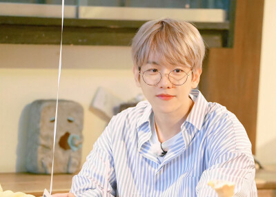 EXO·CBX