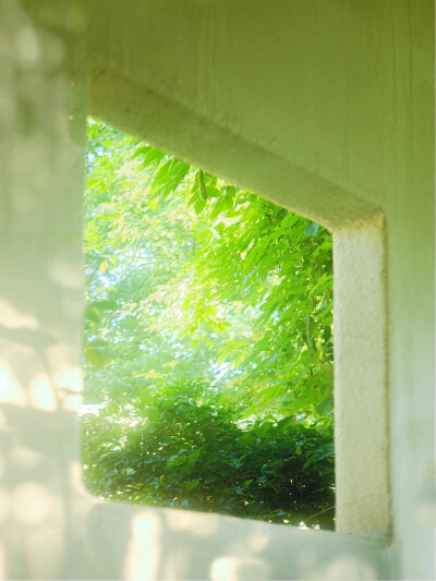 雨天：小清新女头像