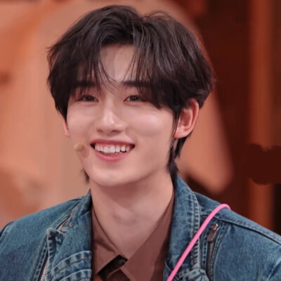 丁程鑫
你好星期六