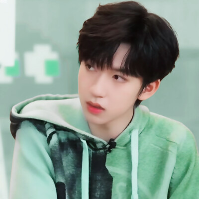 
“ 挺喜欢你的 等我统治地球后会把你留下 ”
