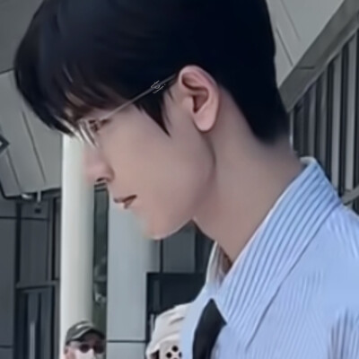 张凌赫