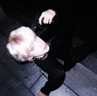 权威男头 拿图点赞关注