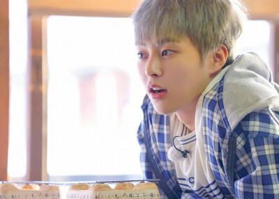 EXO·CBX