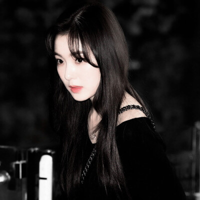 揉皱的浅灰色脉搏是淚雨的生长痛