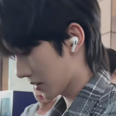 飞机场的十点半