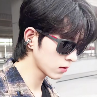 飞机场的十点半