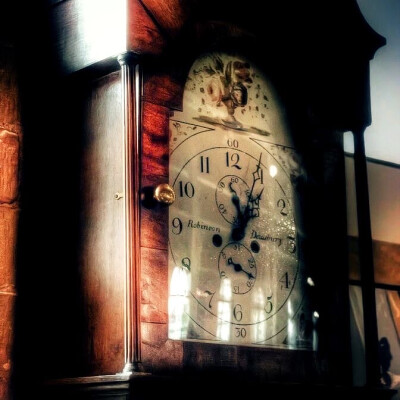 来年树倒身影孤烟花散