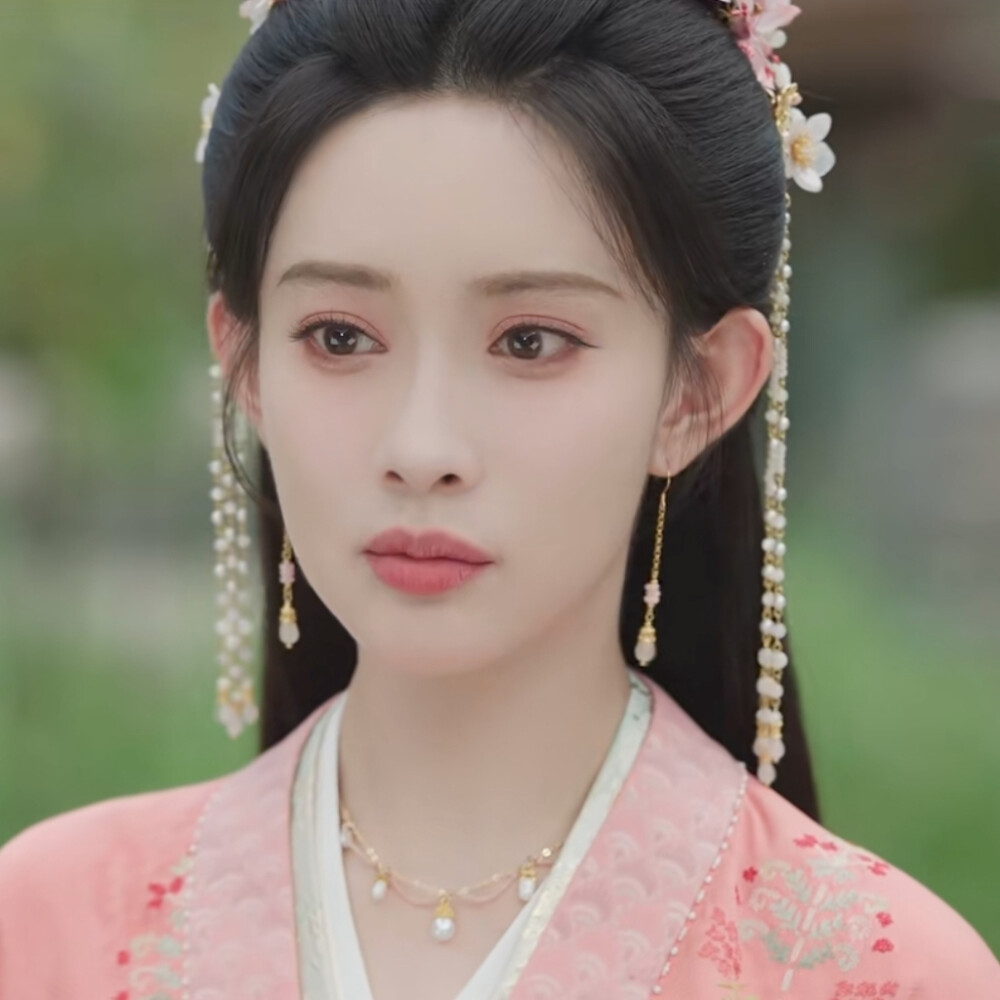 孟子义
桃花映江山