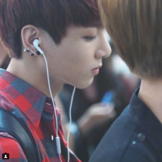 想知道你耳机里放什么歌