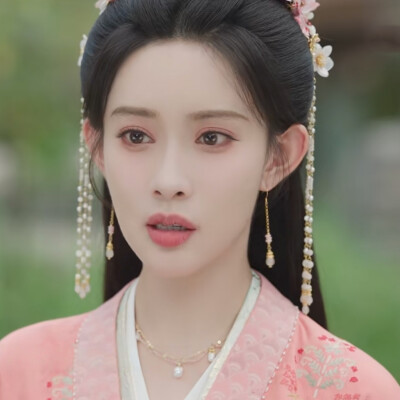 孟子义
桃花映江山