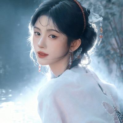 鞠婧祎