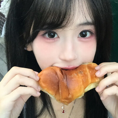 这个时候就有人要问了 小晴小晴你怎么这么可爱