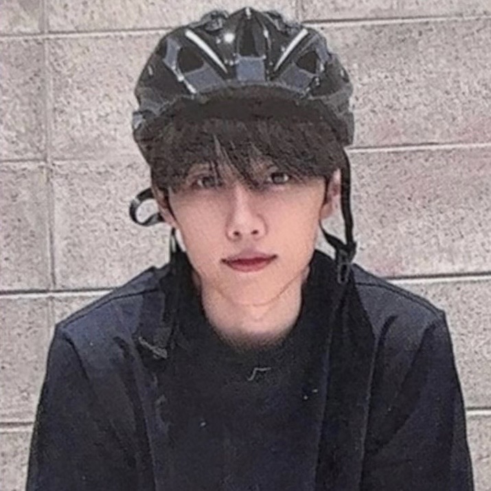 虽然她送了我玫瑰花