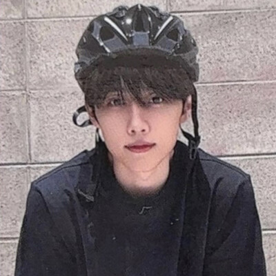 虽然她送了我玫瑰花