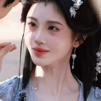 鞠婧祎