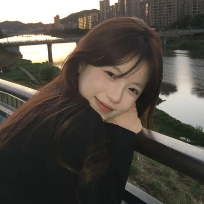 今日 女头
