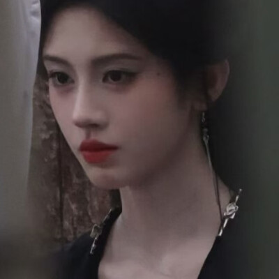 鞠婧祎