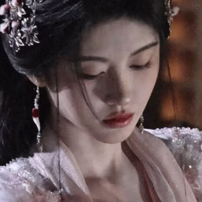 鞠婧祎