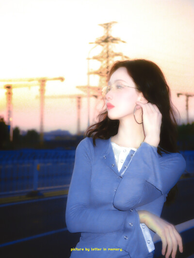  ☥•你是短暂的花朵，也是长久的琥珀☼