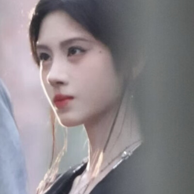 鞠婧祎