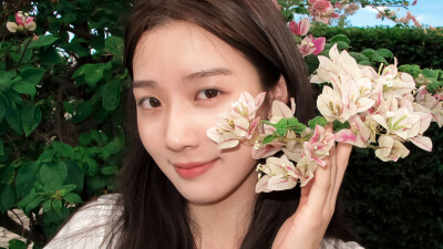 卢昱晓素材