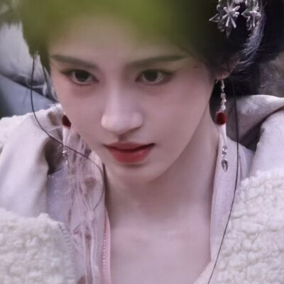 鞠婧祎