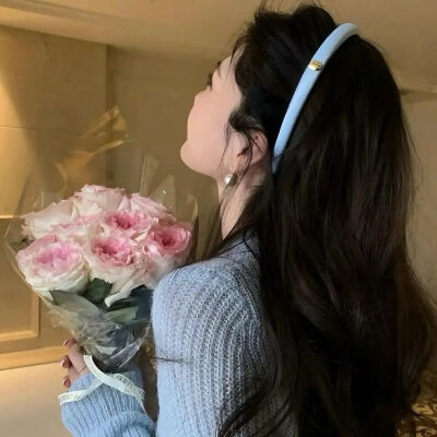 今日 女头