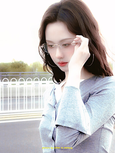  ☥•你是短暂的花朵，也是长久的琥珀☼