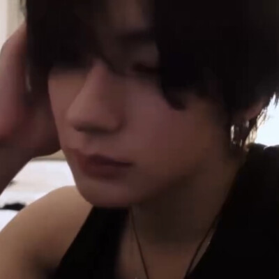 你今天涂的眼影是什么颜色