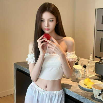 女