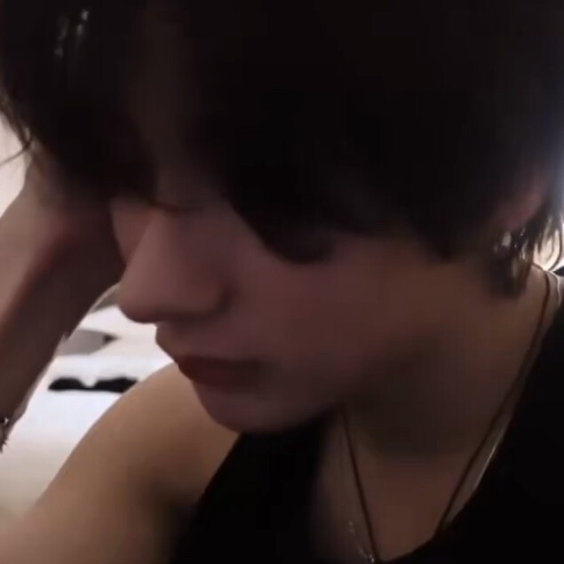 你今天涂的眼影是什么颜色