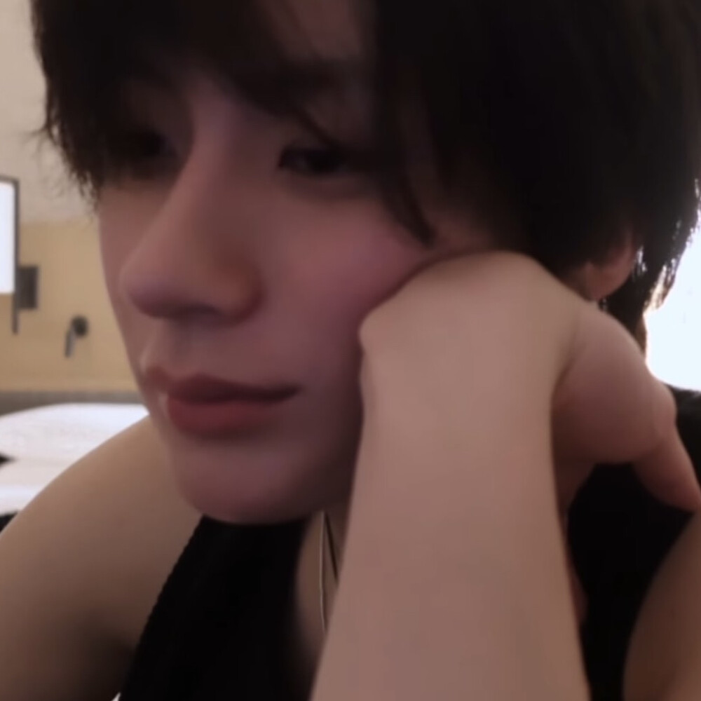 你今天涂的眼影是什么颜色