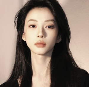 网易云id：别在夜里清醒