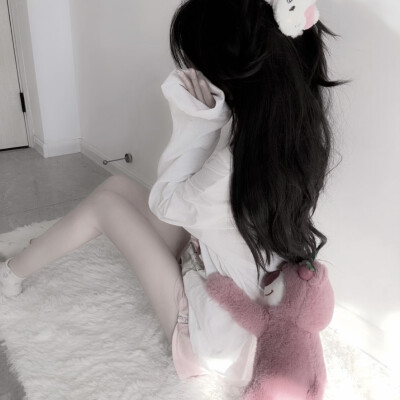 妼