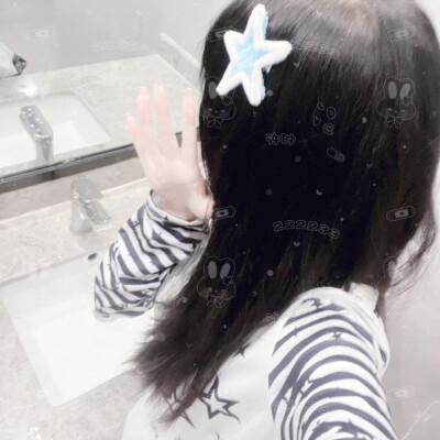，
