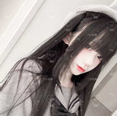 ，