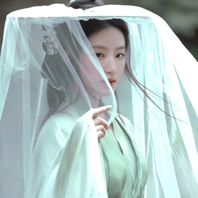 天青色等烟雨｀