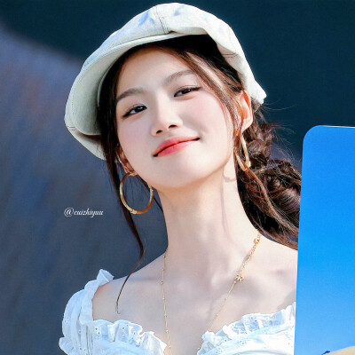 用湖水的目光浸透妳