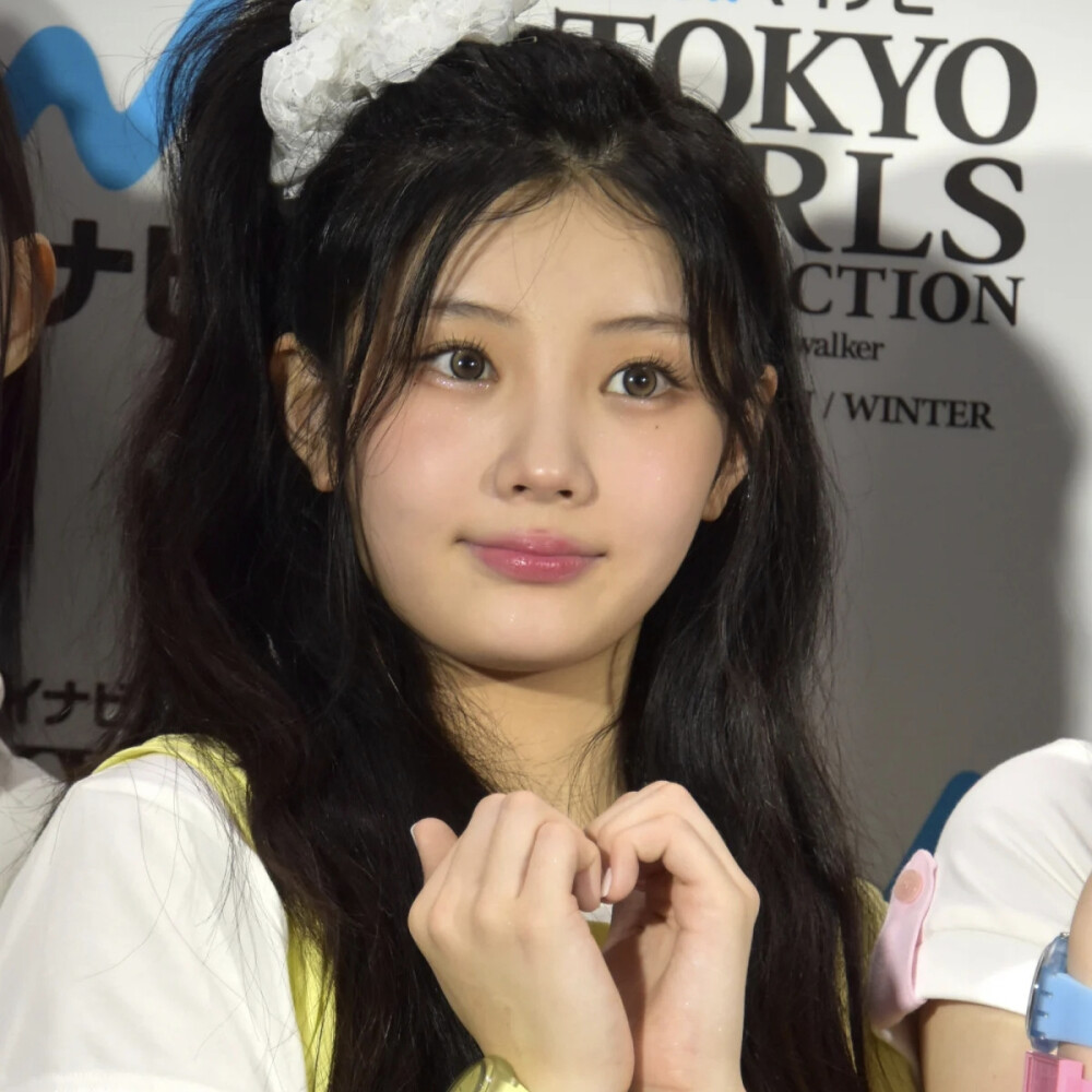 ILLIT新闻图可二改