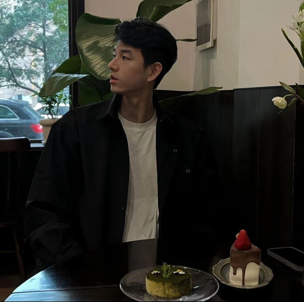 我好像从来没走出过那个阴雨天
“ 侵权删 ”