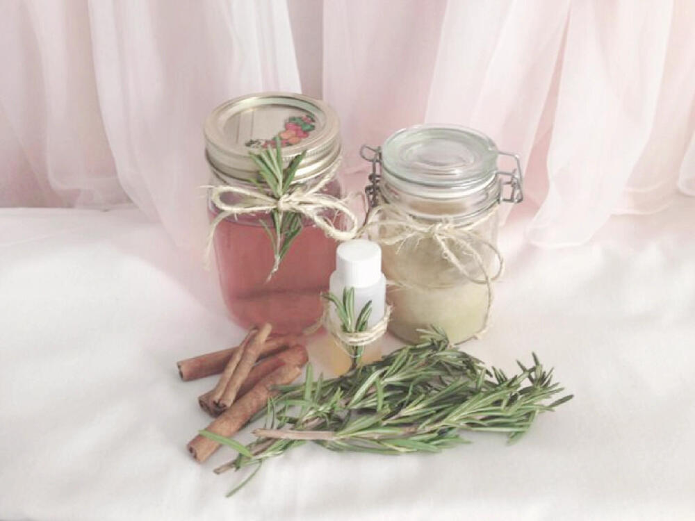 蜜核和香料杂图