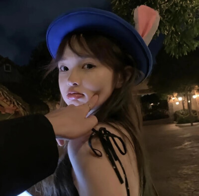 过半的哑剧 是我的秘密
“ 侵权删 ”