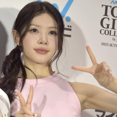 ILLIT新闻图可二改