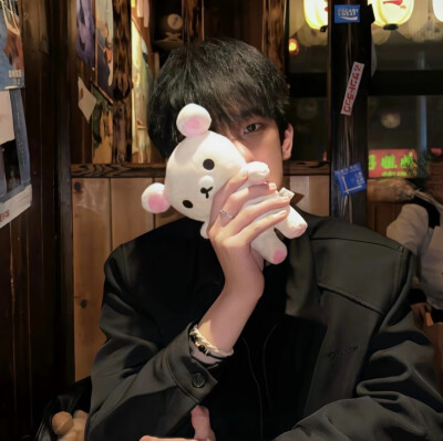 希望自己是棵遮得住情绪的树
“ 侵权删 ”