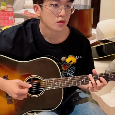 黄子弘凡可二改
©一只多多鱼