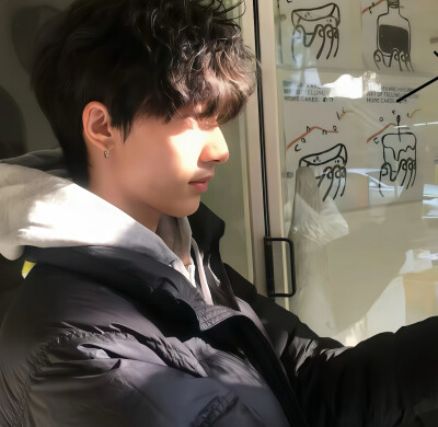 嘴笨留不住想走的人
“ 侵权删 ”