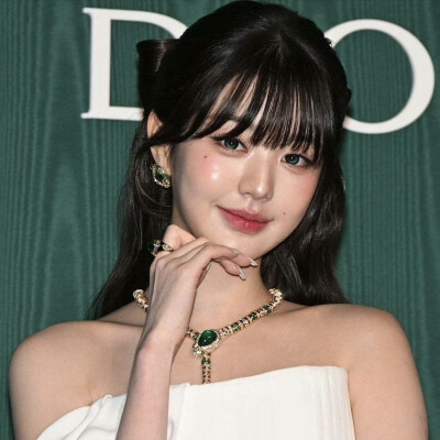 张元英 MEOVV 新闻图可二改