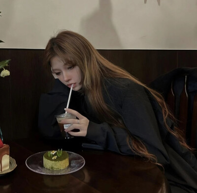 我好像从来没走出过那个阴雨天
“ 侵权删 ”